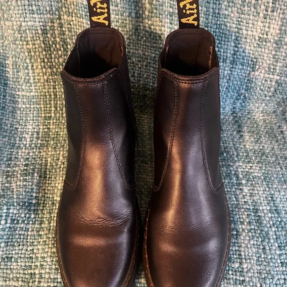 Dr. Martens 2976 Chelsea Boot - Women's Color Black Size 9 - Picture 2 of 8